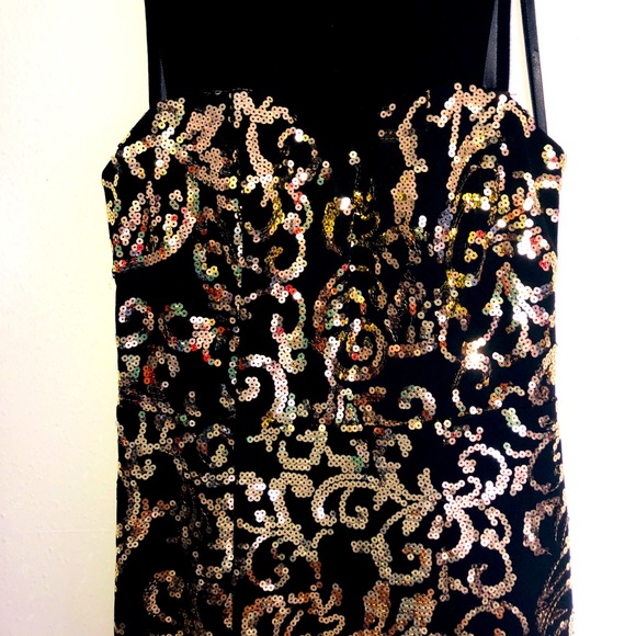 Evening gown - Picture 1 of 3